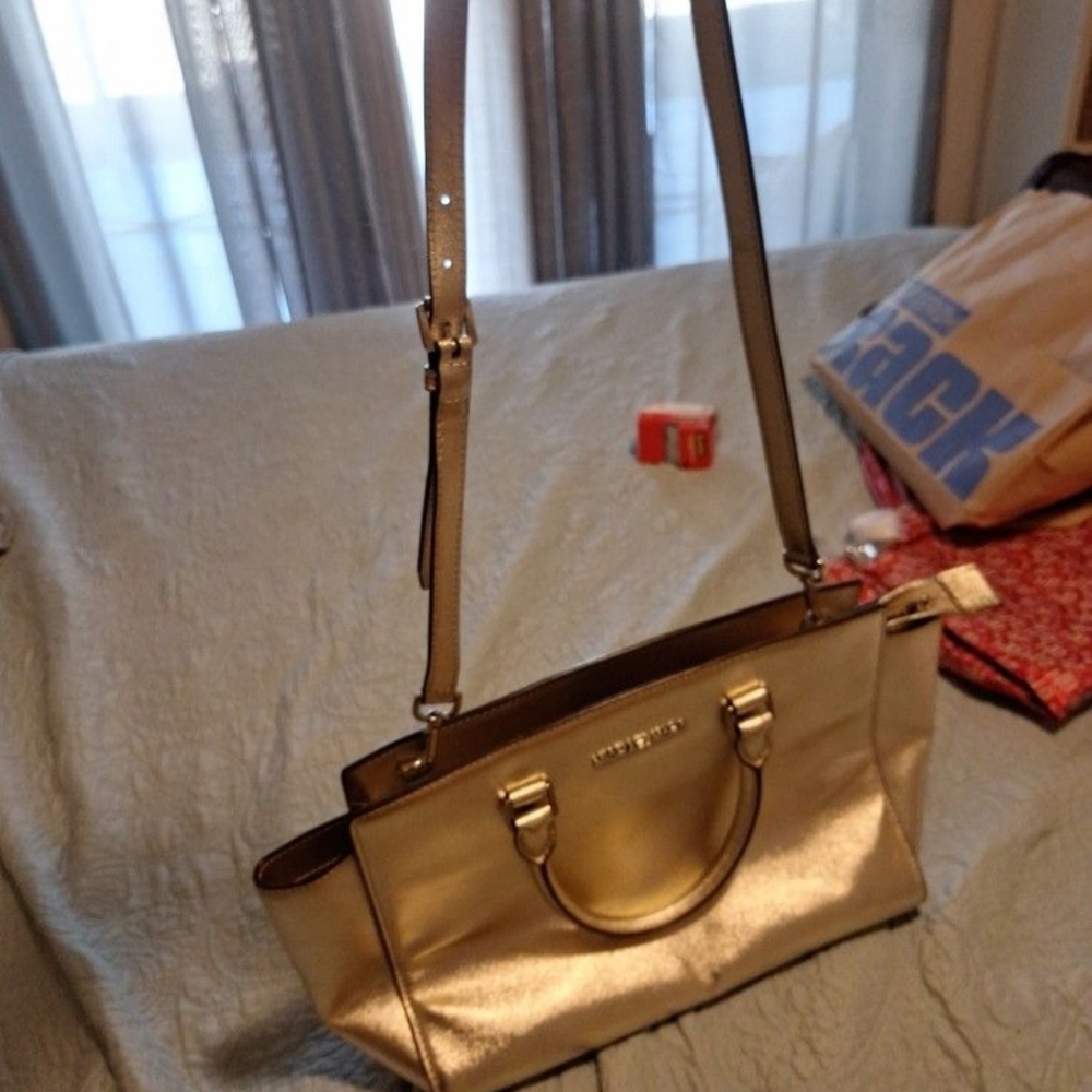 Michal Kors Gold Handbag